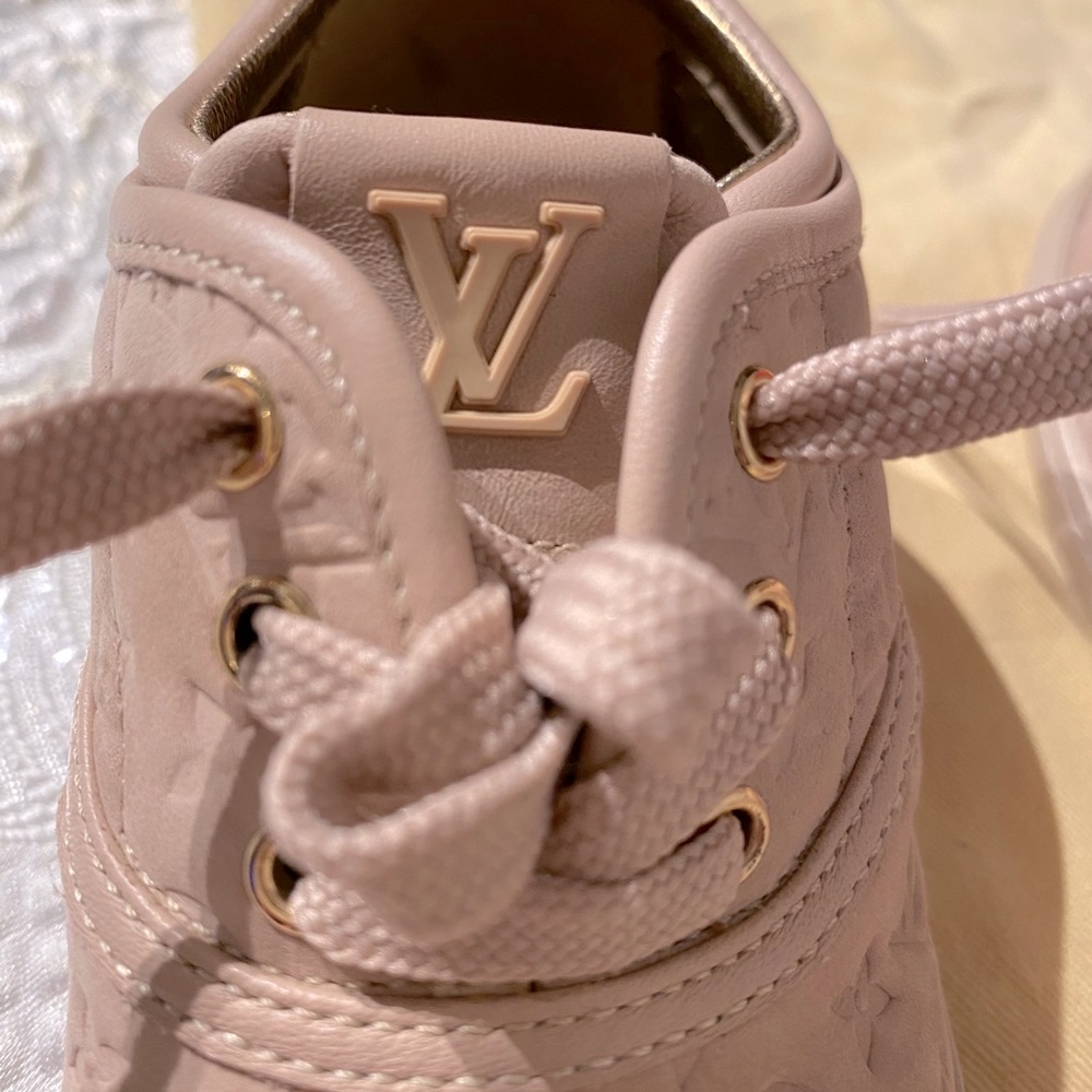Louis Vuitton girls shoes - Picture 7 of 9